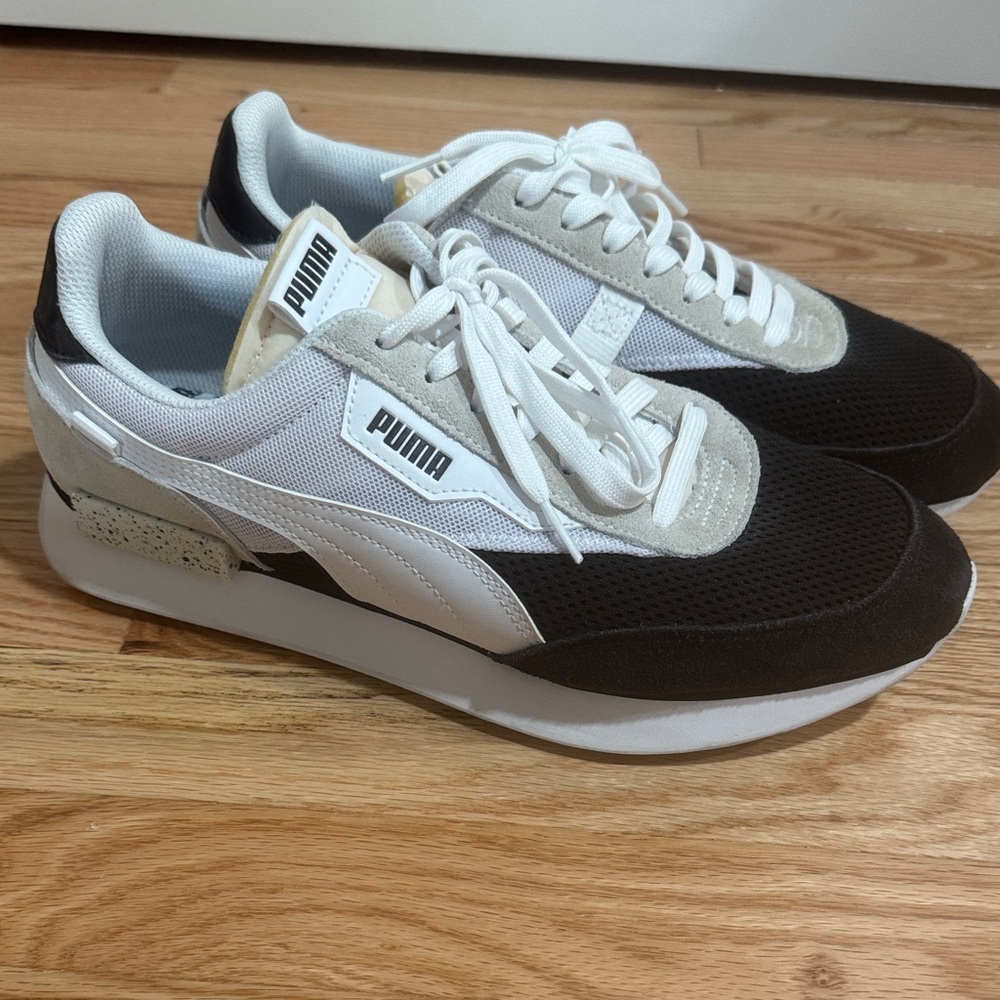 Puma Men's Black, White, and Gray Sneakers